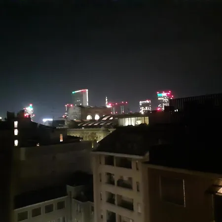 Bilocale 7 Piano Balcone Vista Skyline * ミラノ